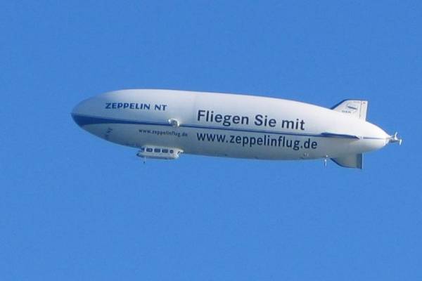 http://www.thetechherald.com/media/images/200844/800pxZeppelin_NT_im_Flug_1.jpg