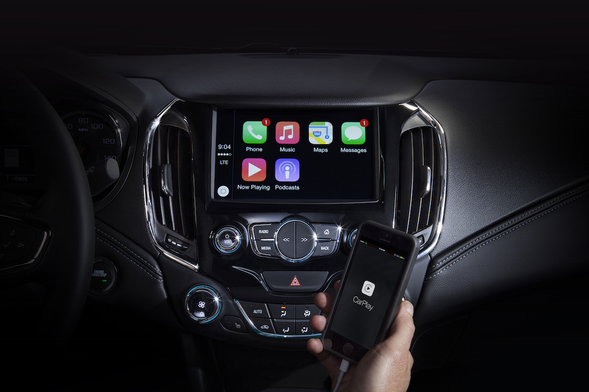 Apple CarPlay being used in the new Chevrolet Cruze