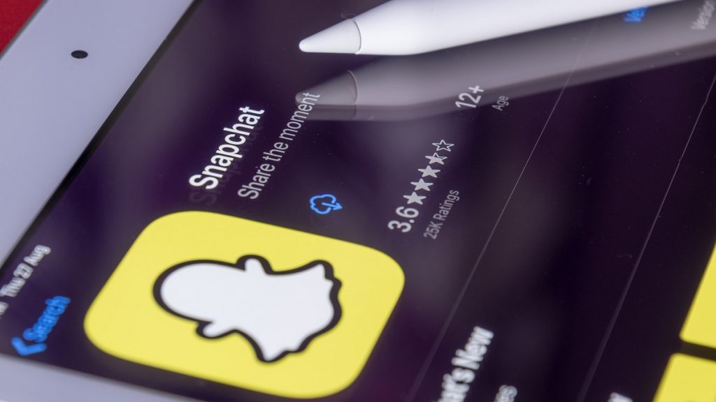 Snapchat Dark Mode iOS Android