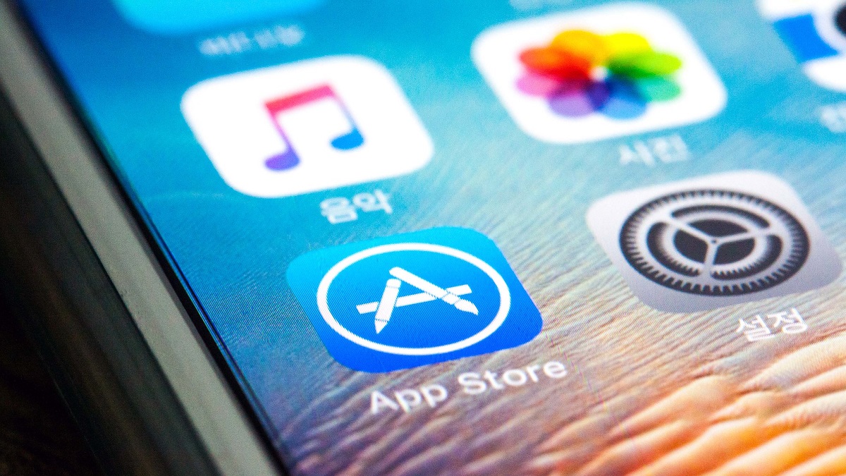 Apple Inc. Preinstalled Apps Review Rating App Store