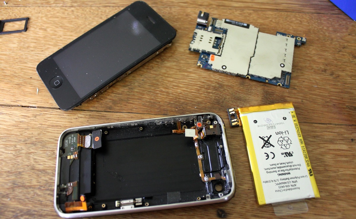 Apple Inc. Self Service Repair Program Genuine Spares iPhone M1 Mac PCs